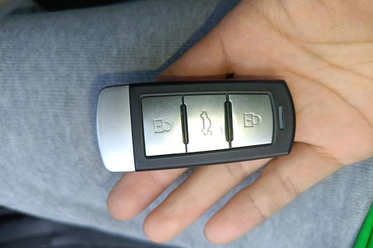 Used Sinotruk VGV U70 2020 1.5T Automatic Smart Luxury 7-Seater