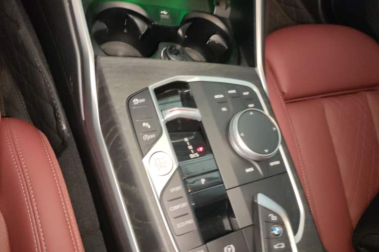 Used BMW 3 Series 2024 325i M Sport Package Gear Lever