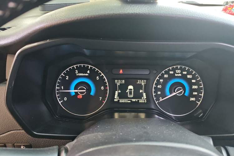 Used Dongfeng Fengon 580 2016 1.5T Manual Luxury Edition