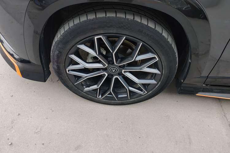 Used CHANGAN UNI-T 2022 1.5T Luxury Edition Left Front Wheel Hub