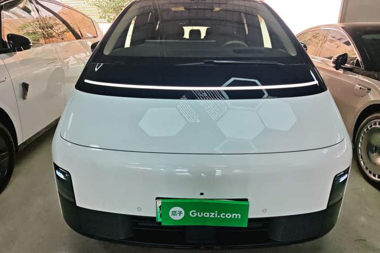 Used Li Auto MEGA 2025 Home Family Special Edition