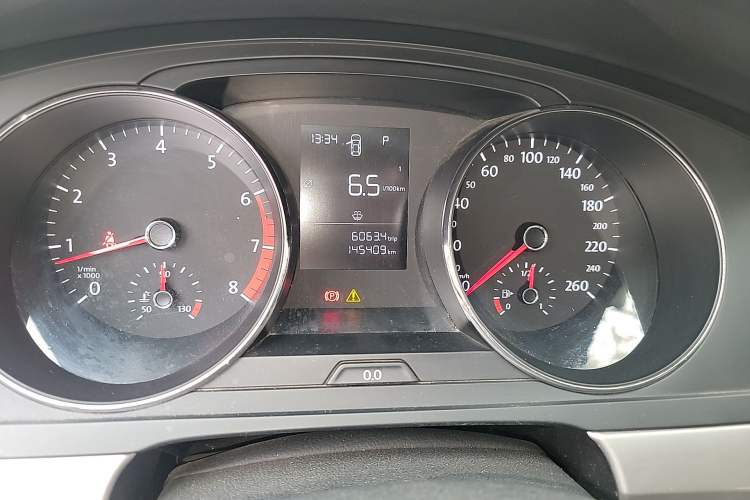 Used Volkswagen Lamando 2015 230TSI DSG Fashion Edition
