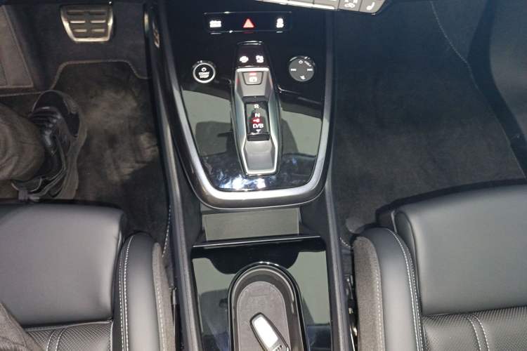 Used Audi Q4 e-tron 2024 40 e-tron Boundary Edition Gear Lever