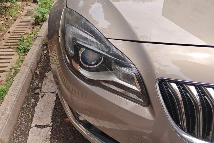 Used Buick Regal 2015 2.0L Leading Fashion Edition Right Front Headlight