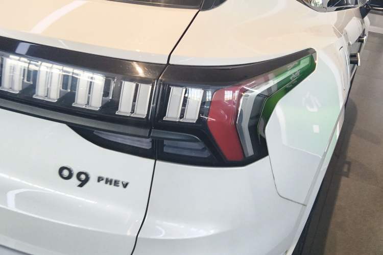 Used Lynk & Co 09 EM-P 2021 2.0T PHEV Halo Six-Seater
