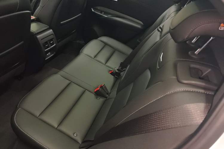 Used Cadillac XT4 2018 28T Two-Wheel Drive Leading Version