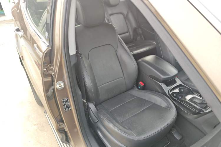 Used Hyundai Santa Fe 2013 2.4L Automatic Two-Wheel Drive Smart Version