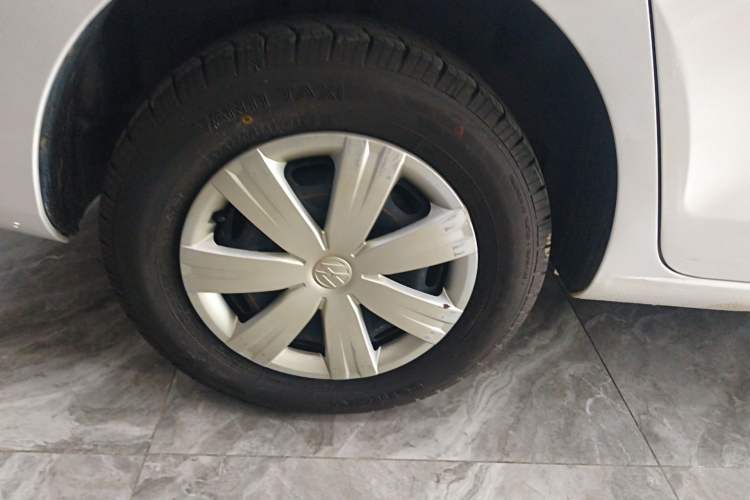 Used Volkswagen Jetta 2013 1.6L Automatic Fashion Model Exterior 5