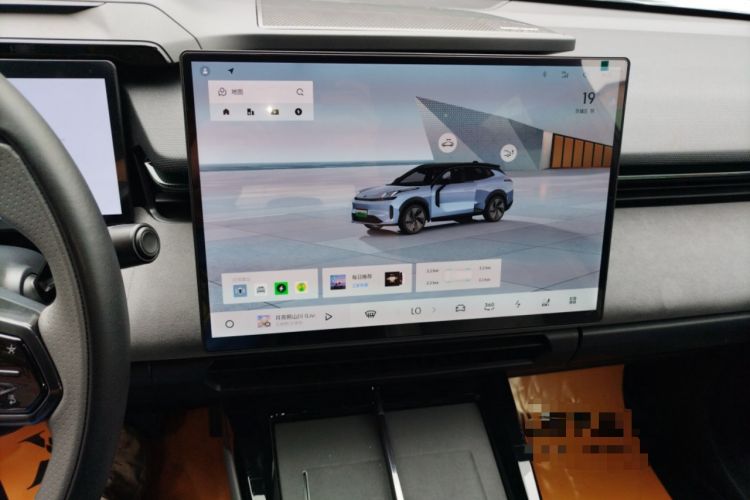 Used Lynk & Co 08 EM-P 2025 220 km All-Wheel-Drive Performance Halo