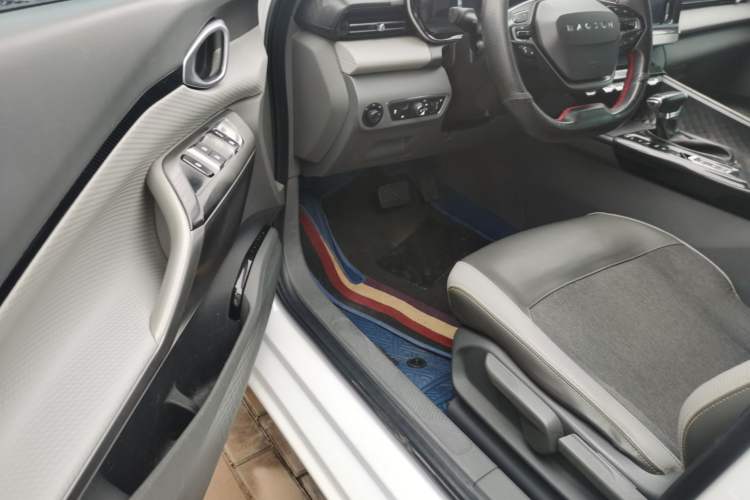 Used Baojun RC-5 2020 1.5T CVT Smart Luxury Edition Interior 3