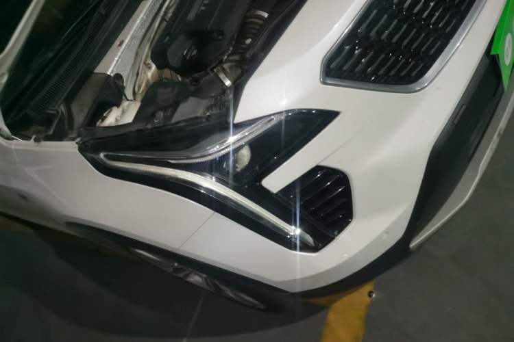 Used Cadillac XT4 2018 28T 4x4 Platinum Edition