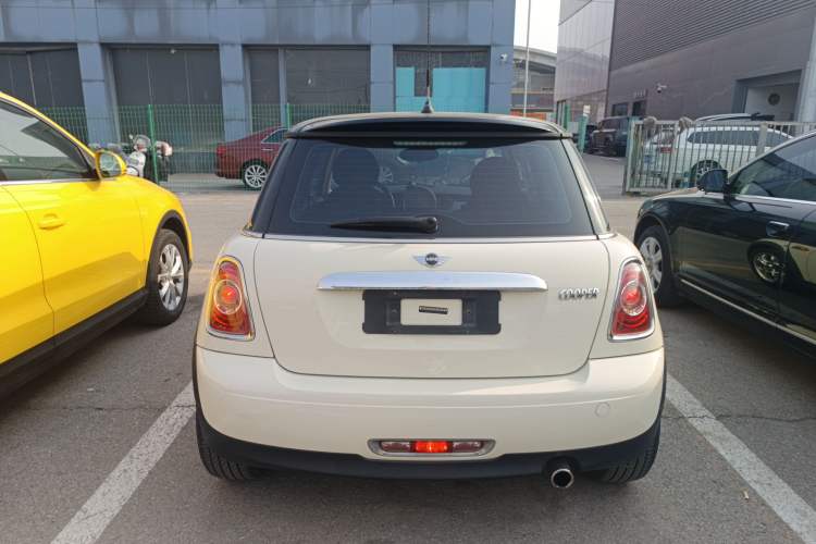Used MINI 2011 1.6L COOPER Fun
