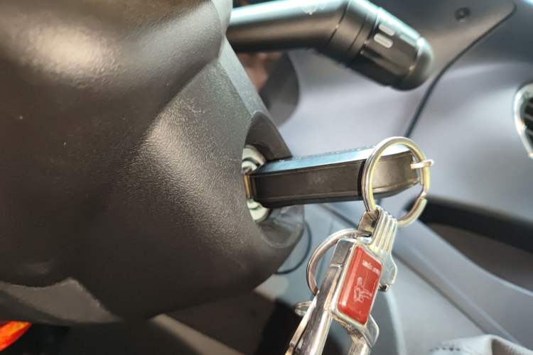 Used Iveco Eurocargo 2021 3.0T Automatic Chao Rui Short Wheelbase Low-Roof Side-Sliding Door F1C
