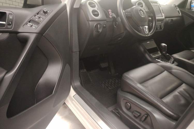 Used Volkswagen Tiguan 2015 1.8TSI Automatic Two-Wheel Drive Comfort Edition Driver Seat
