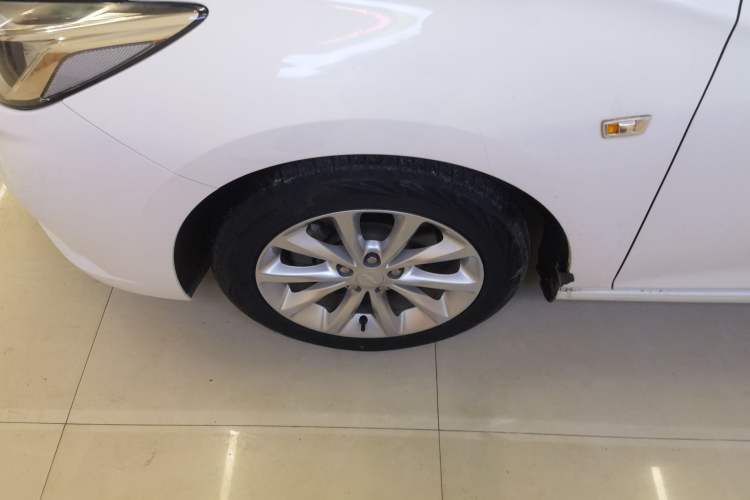 Used Chevrolet Cruze 2017 1.5L Automatic Pioneer Sunroof Edition
