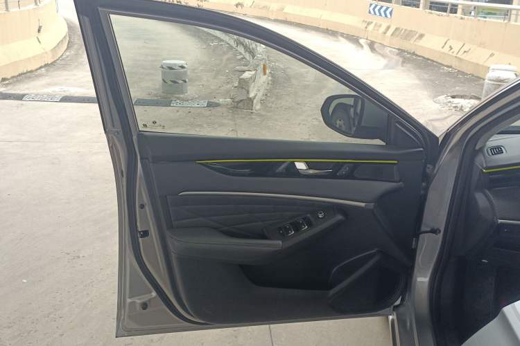 Used Dongfeng Aeolus Yixuan MAX 2021 Super-Efficient Dad Hybrid Edition