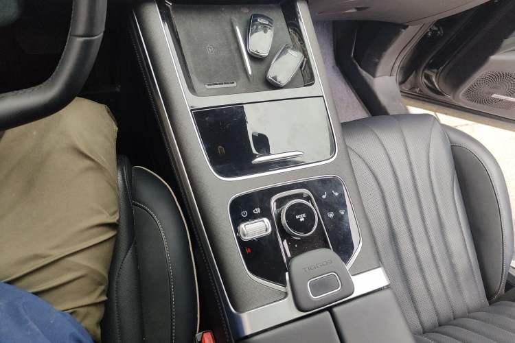 Used Chery Tiggo 9 2023 Facelift 2.0T Dual-Clutch Two-Wheel Drive Luxury Edition 5 Seats