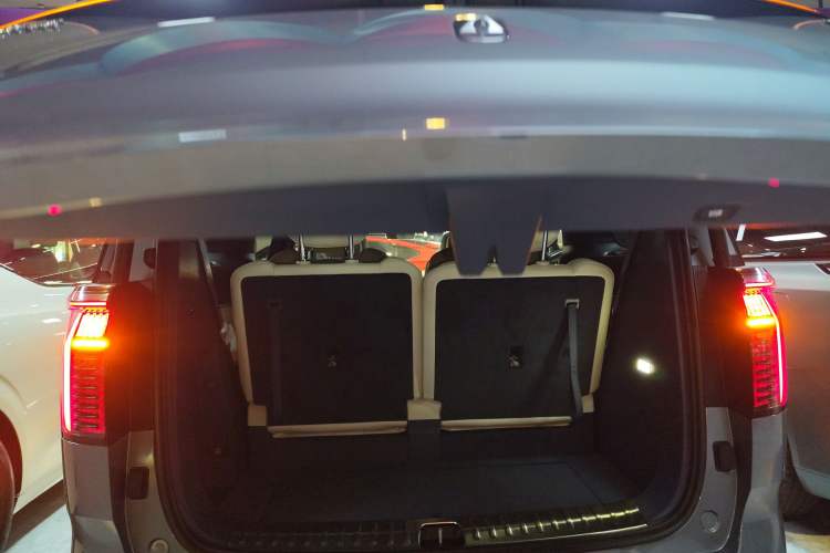 Used Zeekr 009 2024 Six-Seat Executive Version 4WD 140 kWh