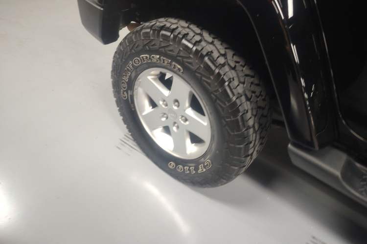 Used Jeep Wrangler 2014 3.0L Sahara Four-Door Edition
