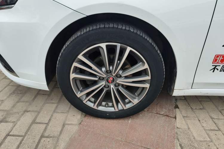 Used Roewe i6 2020 PLUS 1.6L Manual 4G Connect Glory Flagship Edition
