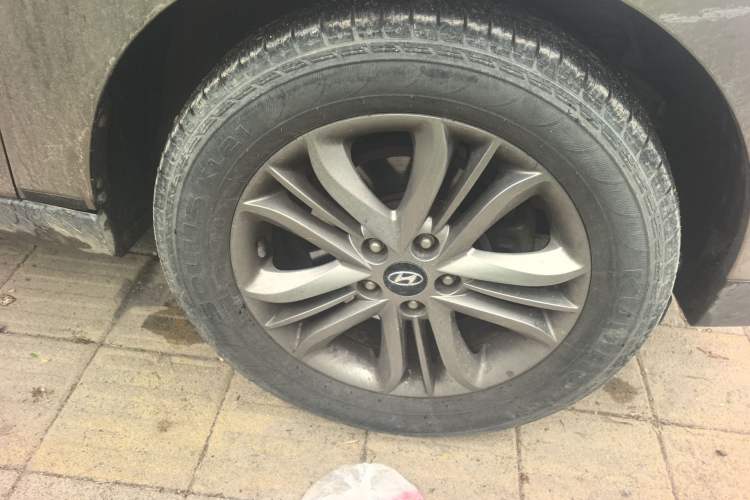 Used Hyundai ix35 2013 2.0L Automatic Two-Wheel Drive Smart GLS China IV Standard
