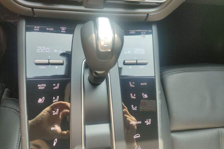 Used Porsche Macan 2024 Macan 2.0T Gear Lever