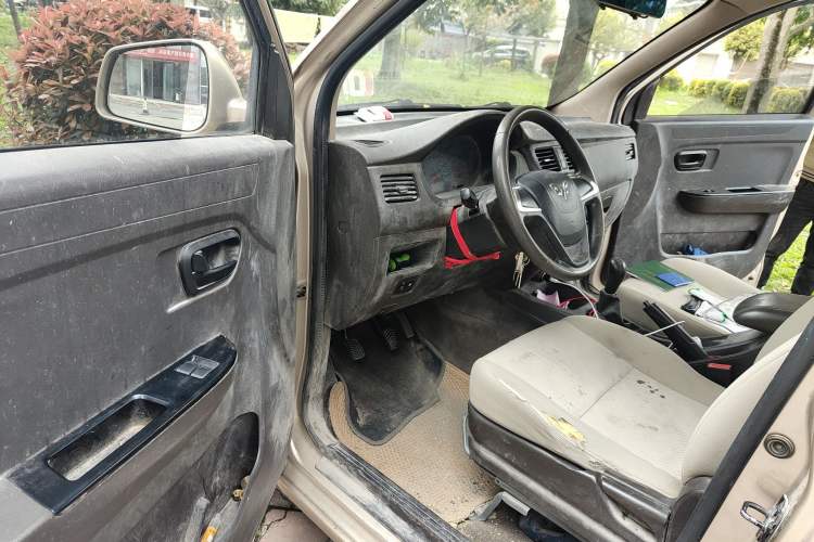 Used Wuling Rongguang V 2015 1.5L Base Version