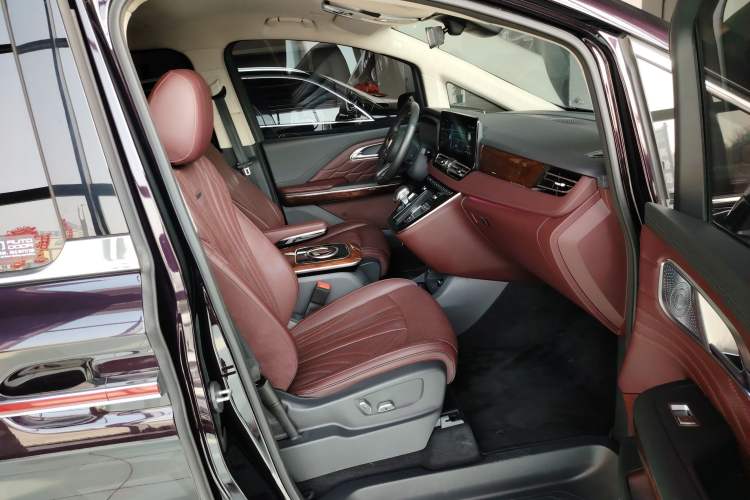 Used Hongqi HQ9 2023 2.0T Smart Connect Flagship Edition Right Front Seat