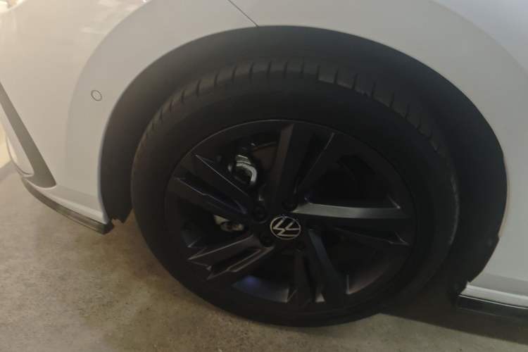 Used Volkswagen Golf 2023 Facelift 280TSI DSG R-Line Lite