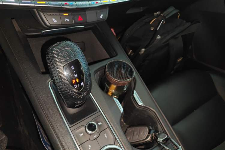 Used Cadillac XT4 2021 28T Two-Wheel Drive Leading Version Gear Lever