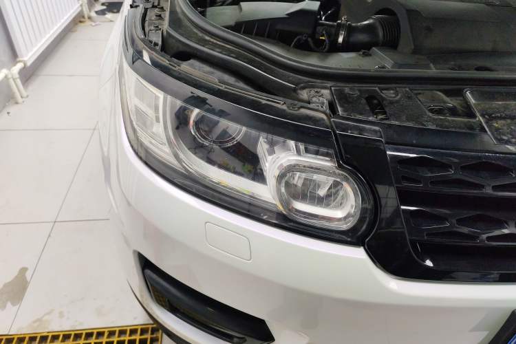 Used Land Rover Range Sport 2014 3.0 SC V6 HSE DYNAMIC Right Front Headlight