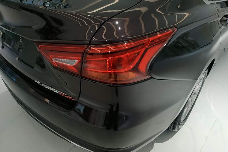 Used CHANGAN Raeton CC 2018 1.5T Automatic Elegant Starry Edition China V Standard