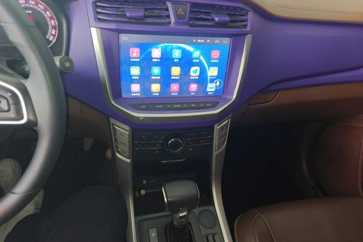 Used SAIC MAXUS T60 2017 2.0T Gasoline Automatic Two-Wheel Drive High-Ride Comfort-Grade Standard Cabin