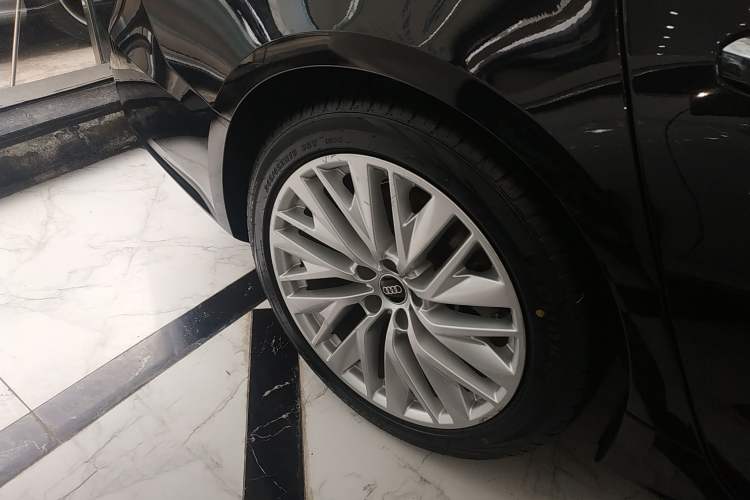 Used Audi A7L 2024 45TFSI S-line Dream-Building Edition Flow Crystal Package