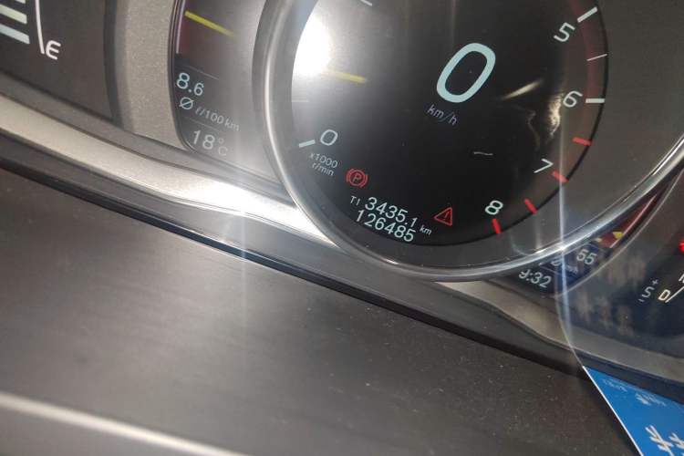 Used Volvo S60 2016 S60L T4 Zhiyuan Edition Odometer Close Up