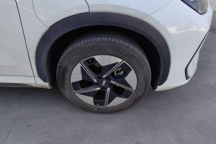 Used Geely Galaxy E5 2024 530 km Exploration+ Version Right Front Wheel Hub