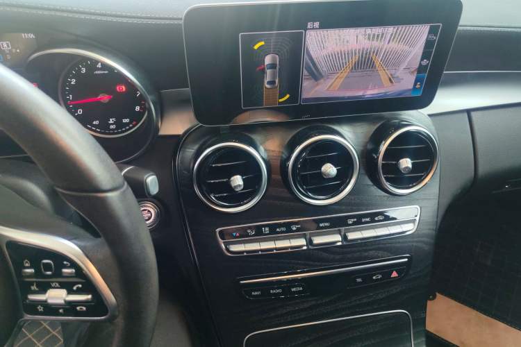 Used Mercedes-Benz C-Class 2019 C 180 L Fashion Edition Sport Version Audio And AC Panel