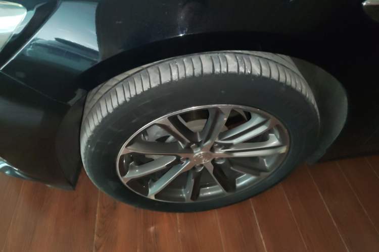 Used Buick LaCrosse 2021 652T Luxury Model Left Front Wheel Hub