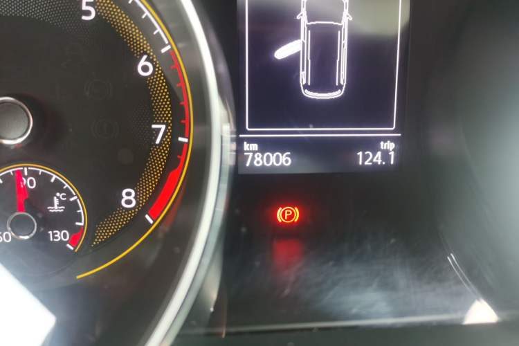 Used Volkswagen Touran 2021 Touran L 280TSI DSG Comfort Edition 7 Seats Odometer Close Up