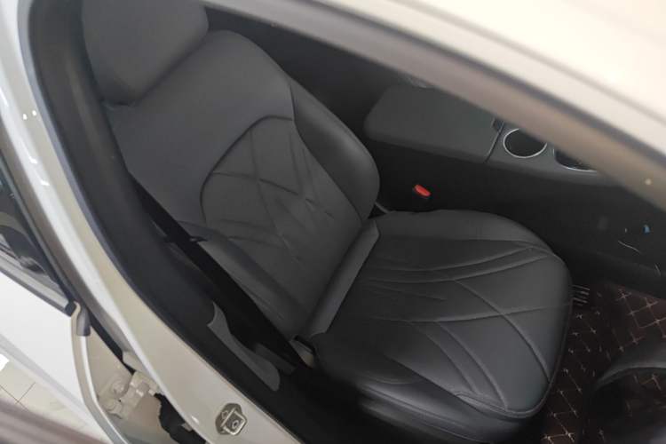 Used Geely Galaxy L6 2025 EM-i 60km Launch Edition Right Front Seat