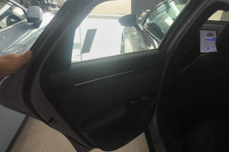 Used Geely Galaxy L6 2024 125km Creative Edition
