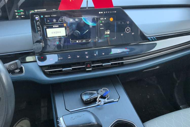 Used Changan UNI-K iDD 2022 Blue Whale iDD 130km 1.5T Excellence Model
