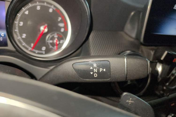 Used Mercedes-Benz GLA 2018 GLA 200 Fashion Model Gear Lever