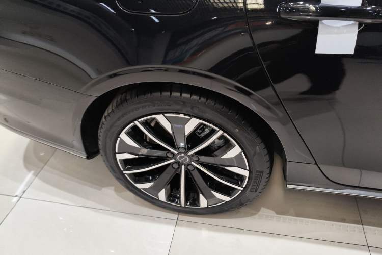 Used Volvo S90 2026 B5 Zhiyuan Luxury Edition