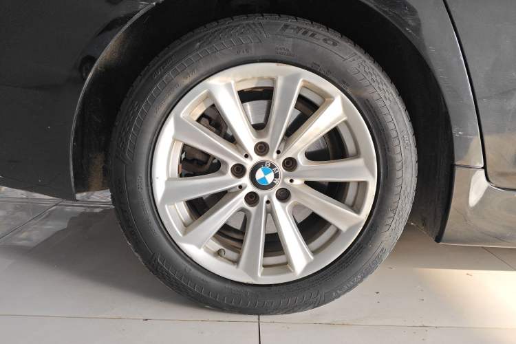 Used BMW 5 Series 2017 520Li Elegant Edition Right Rear Wheel Hub