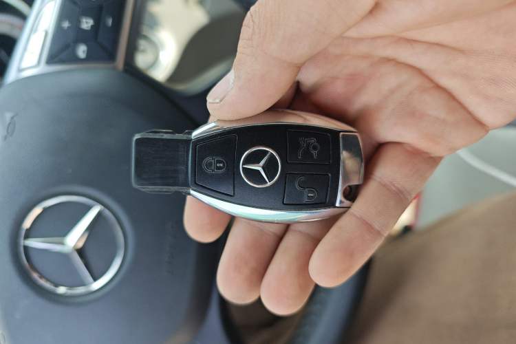 Used Mercedes-Benz C-Class 2013 C 260 Elegant Grand Edition Vehicle Key