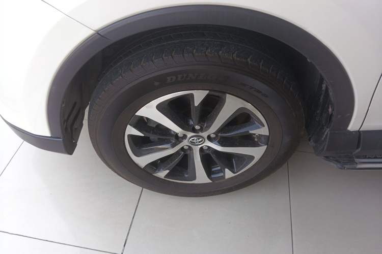 Used Toyota RAV4 2016 2.0L CVT Two-Wheel Drive Fashion Edition China V Standard