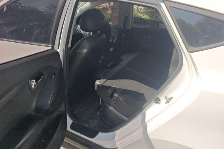 Used Hyundai ix35 2015 2.0L Automatic 2WD Smart Type China IV