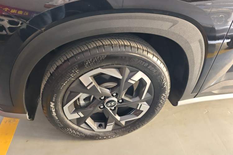 Used Hyundai ix35 2023 Musso 2.0L Deluxe Edition DLX
