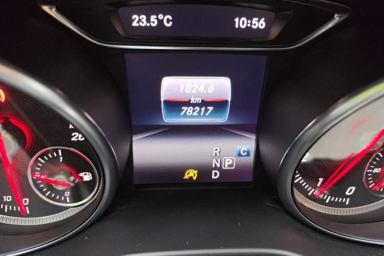 Used Mercedes-Benz GLA 2017 GLA 200 Sport Edition Odometer Close Up